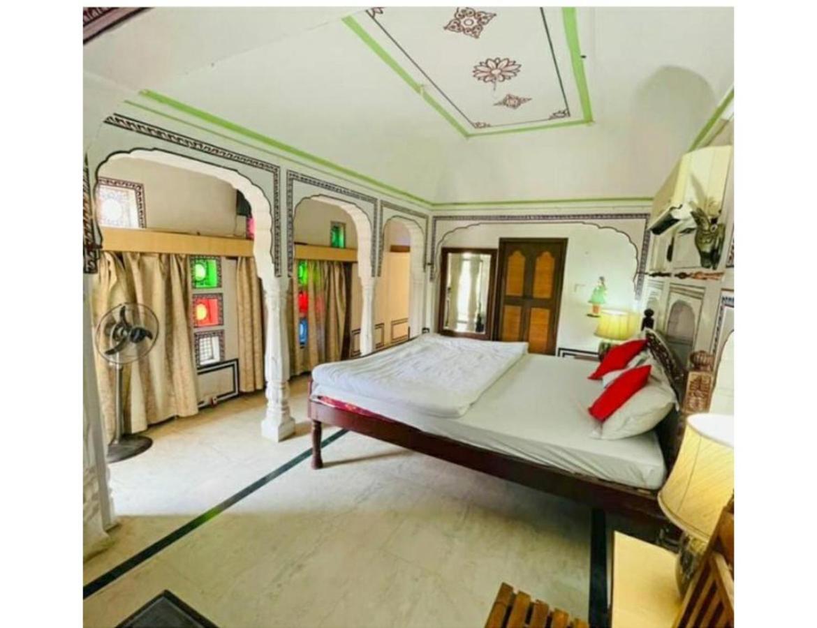 Апартаменти Singhasan Haveli, Мандава Екстер'єр фото